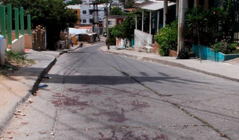 Un muerto y dos heridos a bala en el barrio El Espinal en las faldas de la popa.