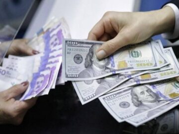 Caída del petróleo y 'efecto Petro' afectan al peso colombiano