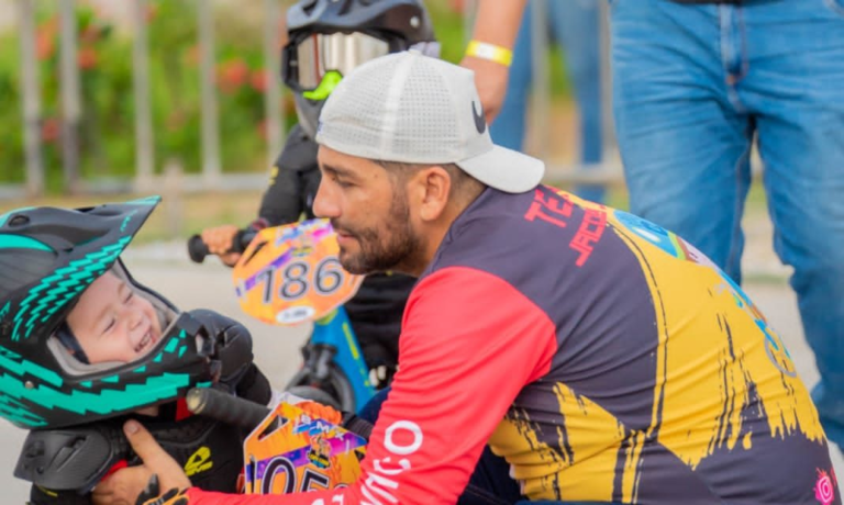 Jacob José Bravo Jhara, el pequeño prodigio del BMX que conquista el corazón de Colombia