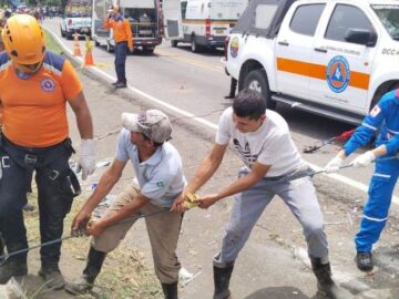 Trágico accidente en vía de Bucaramanga deja nueve muertos y 31 heridos.
