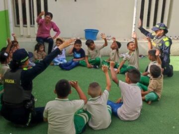 Policía realiza campañas contra trata de personas y maltrato infantil en Bolívar.