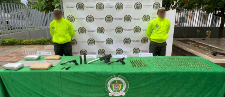 Operativo policial desarticula red criminal incautan armas y drogas