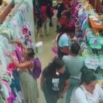 "Hábiles carteristas roban teléfono en centro comercial: tres mujeres identificadas"