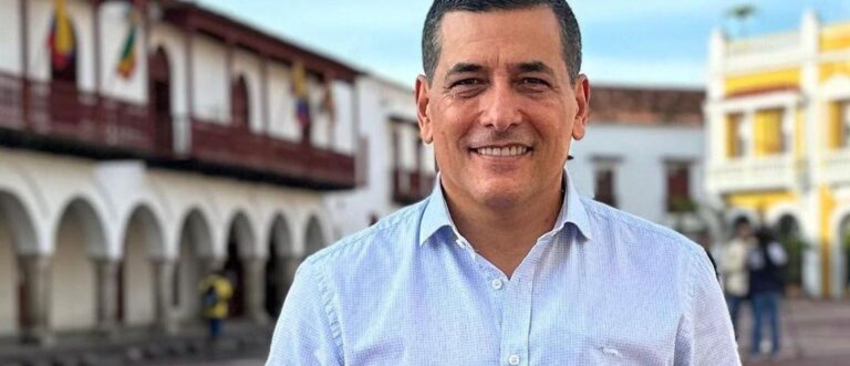 "Alcalde electo de Cartagena, Dumek Turbay, anuncia fin del 'Día sin Moto' y compromiso con demolición de Aquarela"