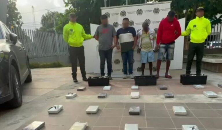 Operativo Policial en Cartagena Desmantela Envío de Drogas Camufladas como Carga de Aves de Pelea