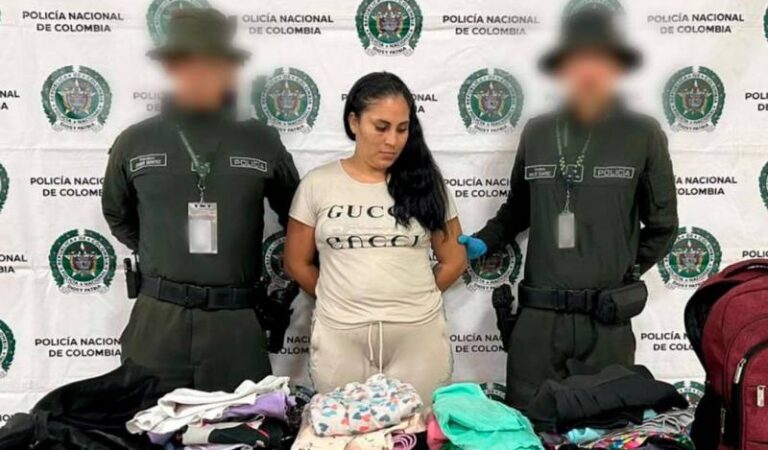 Aprehenden a una mujer y un hombre en el Aeropuerto de Cartagena por llevar droga en la ropa.