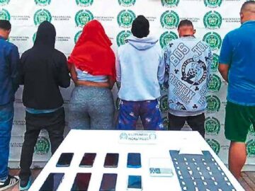 Autoridades detienen a empleado de la Dian y a su