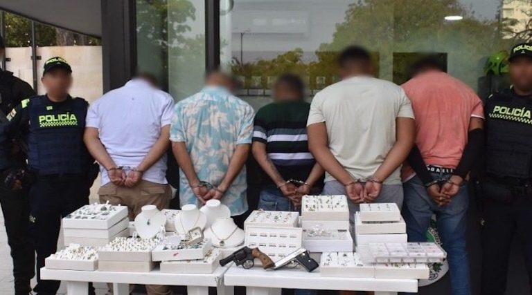Cinco asaltantes de joyería en Cartagena son capturados tras robar prendas valoradas en $6 mil millones.