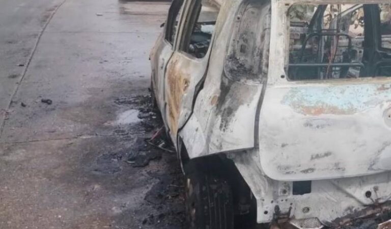 Controlan incendio de un vehículo en Bocagrande los Bomberos de Cartagena