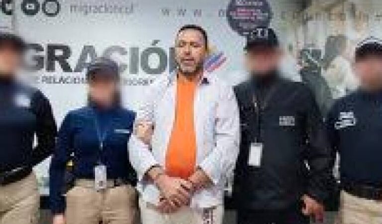 En Ecuador, capturan a hombre acusado de feminicidio en Medellín.