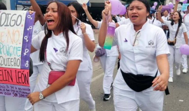 Estudiantes marchan exigiendo justicia para Madelin León