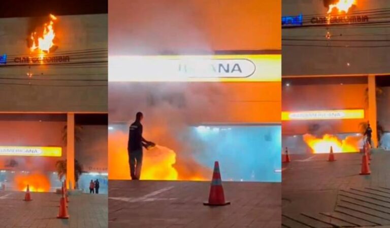 Incendio en la entrada del centro comercial Caribe Plaza ha sido controlado, según video registrado.