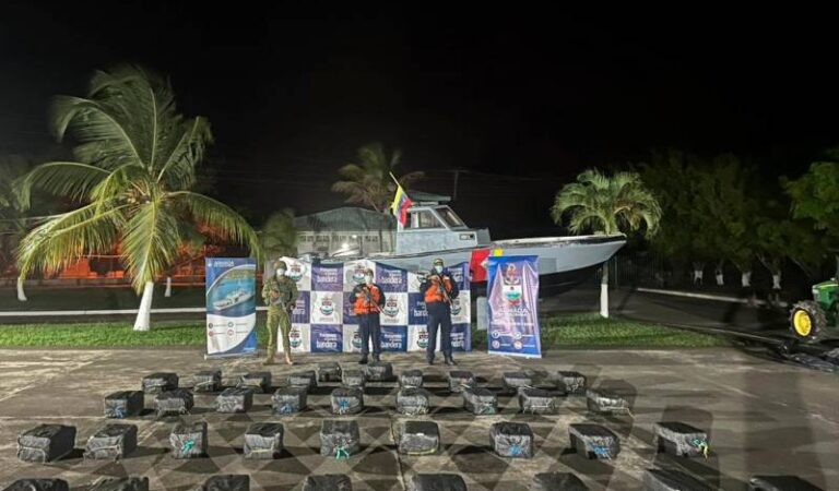 La Armada Nacional decomisa 947 kilogramos de cocaína en el Golfo de Urabá