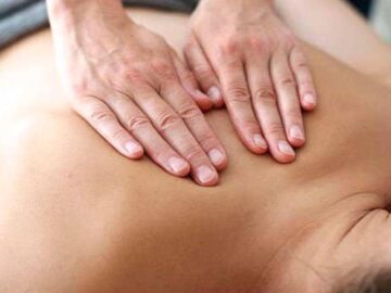 Masajista fue quemada con una plancha por ladrones al no