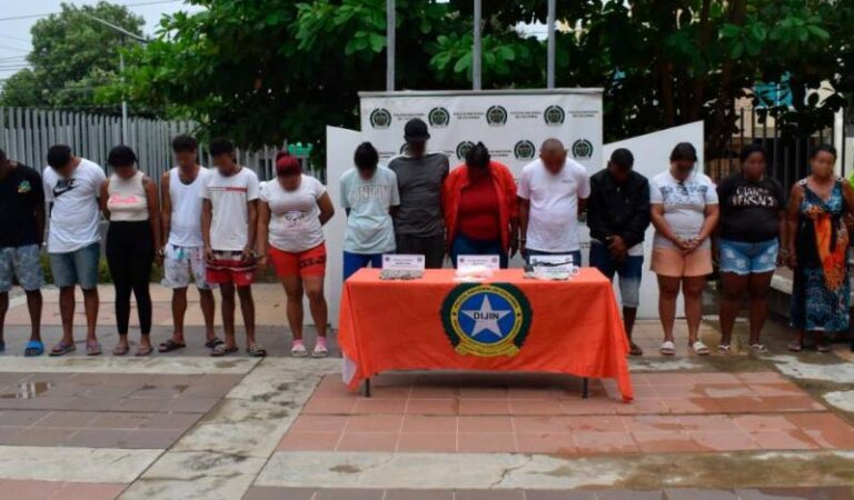 Operación policial resulta en la captura de 15 personas vinculadas al microtráfico en El Bosque y Ceballos.