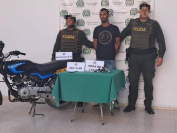 Un enfrentamiento entre policias y delincuentes deja un muerto y