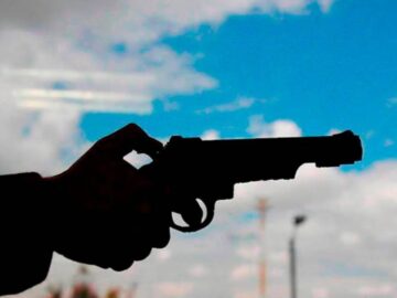 Un joven de 17 anos es herido de bala durante