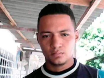 Un joven mecanico es asesinado a tiros frente a su