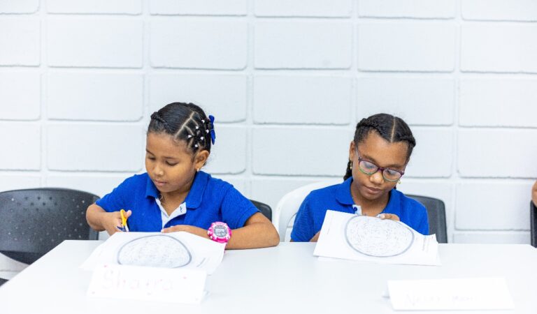 210 estudiantes de Cartagena se capacitan en competencias STEM mediante procesos formativos