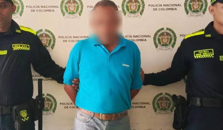 Atrapan a un hombre tocando indebidamente a una niña de 10 años en flagrancia