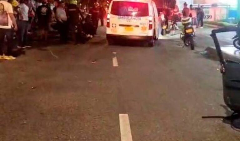 Fallece motociclista tras colisionar con la puerta de un vehículo