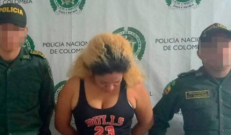 Mujer capturada por apuñalar a su pareja durante una pelea originada por celos.