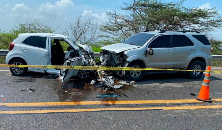 Terrible choque de carros en la Vía del Mar deja 2 muertos y 6 heridos, captado en video