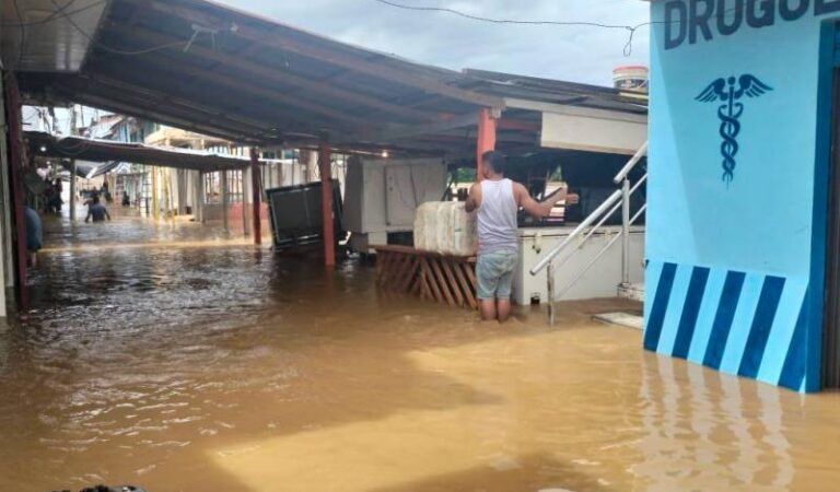 Tragedia en Bolívar: Río desbordado arrastra a niño de 4 años y sigue desaparecido