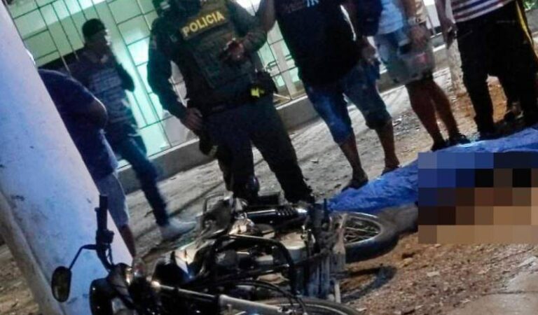 Trágico accidente en Blas de Lezo: motociclista fallece al impactar contra un poste.