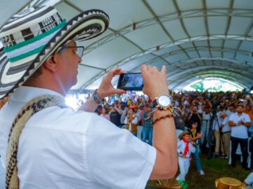 Petro anima a campesinos a postularse al Congreso para impulsar