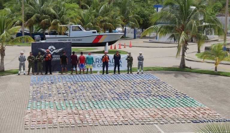 Armada incauta más de dos toneladas de cocaína en operación conjunta