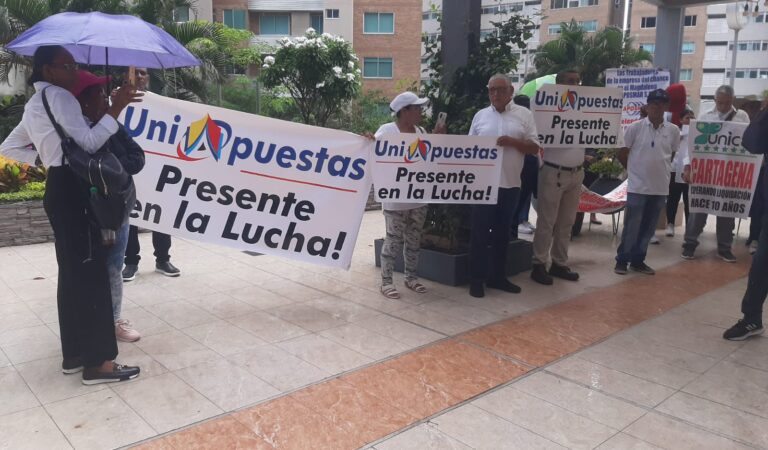 Plantón en Barranquilla: Trabajadores de Unicat Cartagena y Otras Empresas Exigen Liquidaciones Pendientes