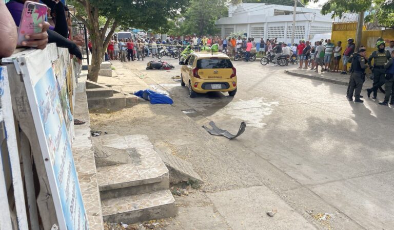 Taxista arrolla y mata a motociclista en La María