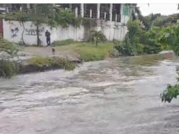 Responsabilizan a Serena del Mar por desbordamiento del canal Guayepito
