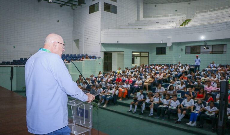 Aguas de Cartagena apoya a 400 estudiantes cartageneros en el programa “Alrededor de Iberoamérica”