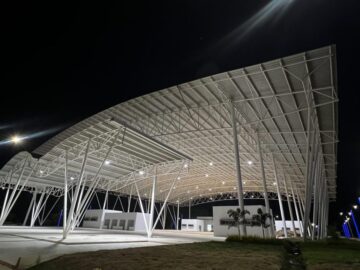 Autoridades en Bolivar inauguran Centro de Exposicion Agropecuaria con feria