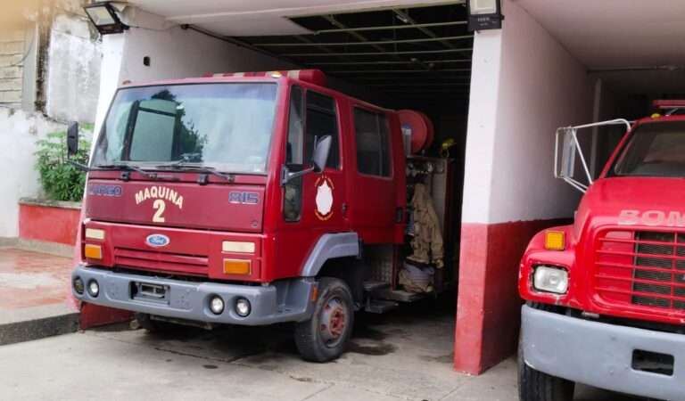 Ocho meses de gobierno de Dumek y Bomberos siguen sin herramientas para atender emergencias