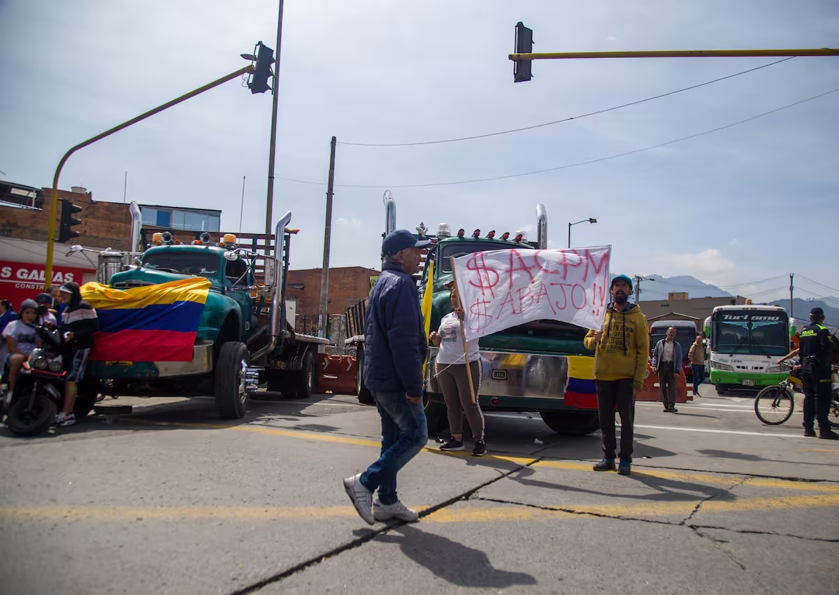 Camioneros levantan paro tras acuerdo histórico con el Gobierno sobre ...