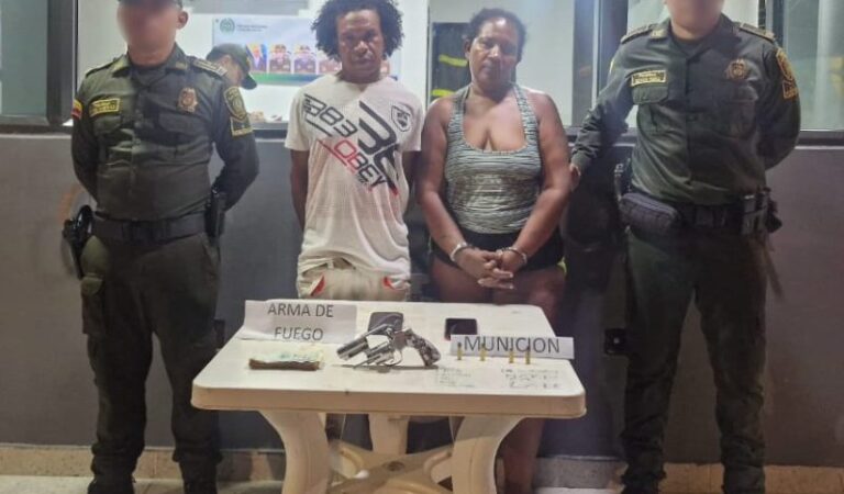 Capturan a Pareja con Arma de Fuego en el Barrio Olaya Herrera, Cartagena