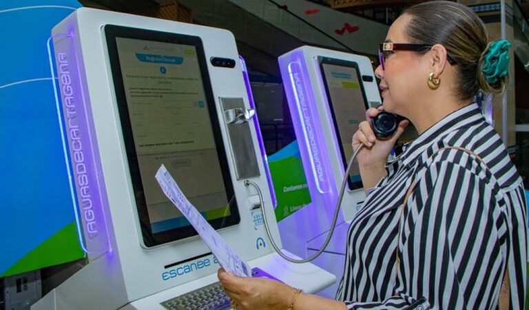 Aguas de Cartagena inaugura punto de atención digital en el Centro Comercial Portal de San Felipe hoy