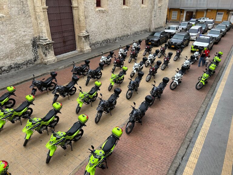 El gobernador de Bolivar entregara motos y camionetas este jueves