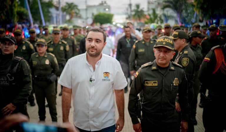 Entrega de vehículos a la fuerza pública en Arjona encabezada por Yamil Arana rechaza presencia de bandidos en Bolívar