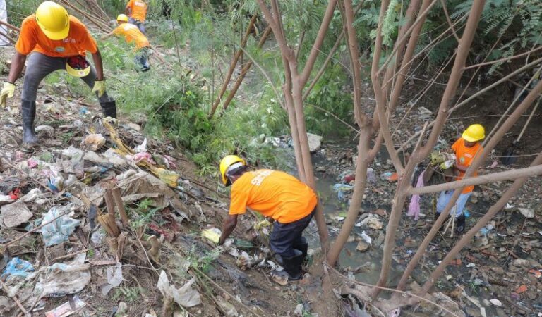 Inicia segunda fase de limpieza de canales en Cartagena