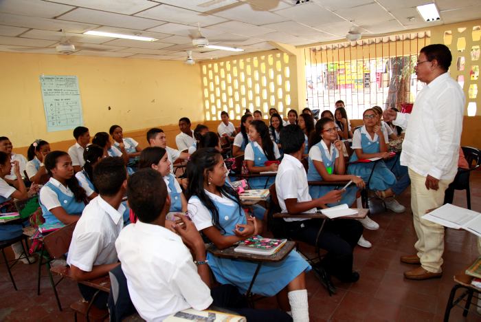 El ano escolar en instituciones educativas oficiales de Cartagena inicia