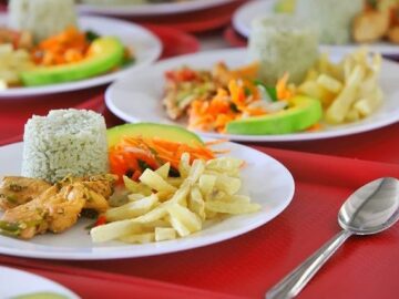 Estudiantes de instituciones oficiales de Cartagena tendran garantizada su alimentacion