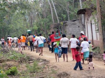 Desplazamiento forzado y combates en el sur de Bolivar llevan