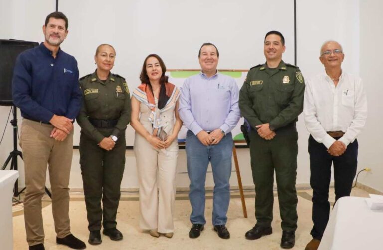 Firman compromiso por la legalidad empresas de servicios publicos y