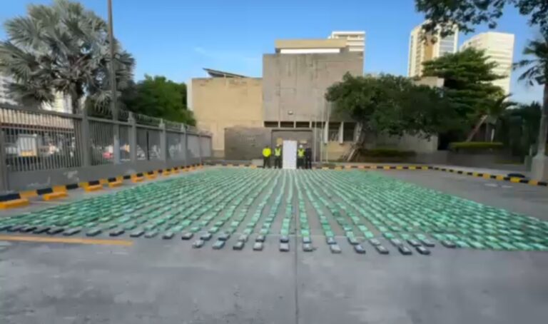 Incautan 1607 kilos de cocaina en Cartagena escondidos en cajas