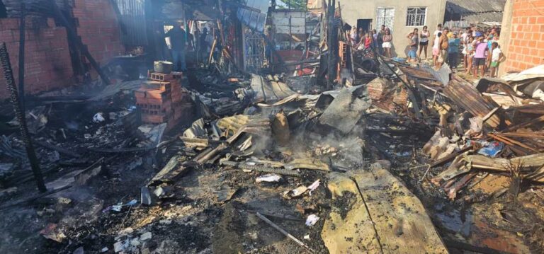 Incendio en sector del barrio Olaya Herrera en Cartagena deja