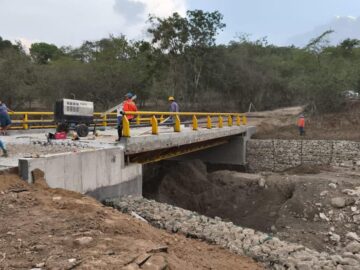 Rehabilitacion de comunicacion vial entre dos municipios del centro de